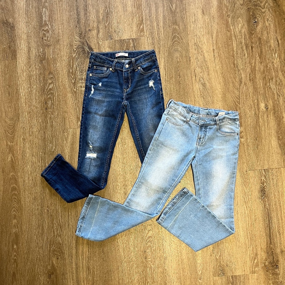 2 jeans for Hering and levis